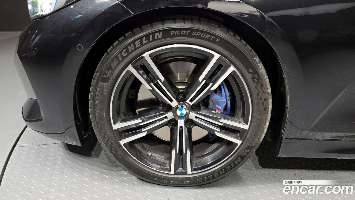 BMW 3-Series 320i M Sport, 2023