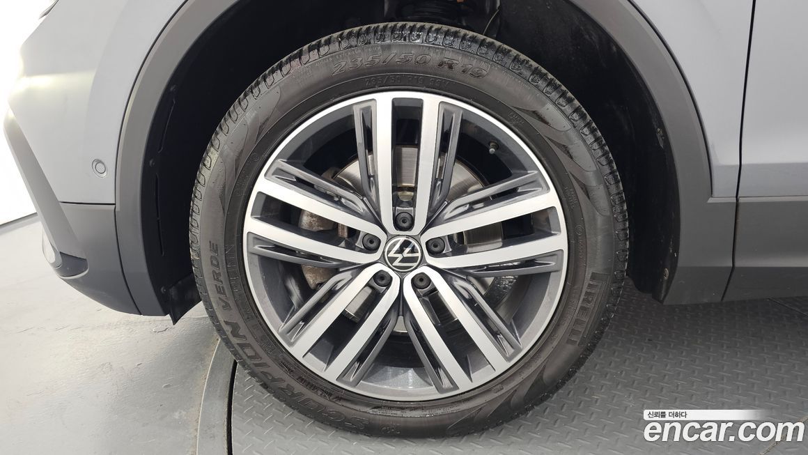 Volkswagen Tiguan 2.0 TSI Prestige, 2023