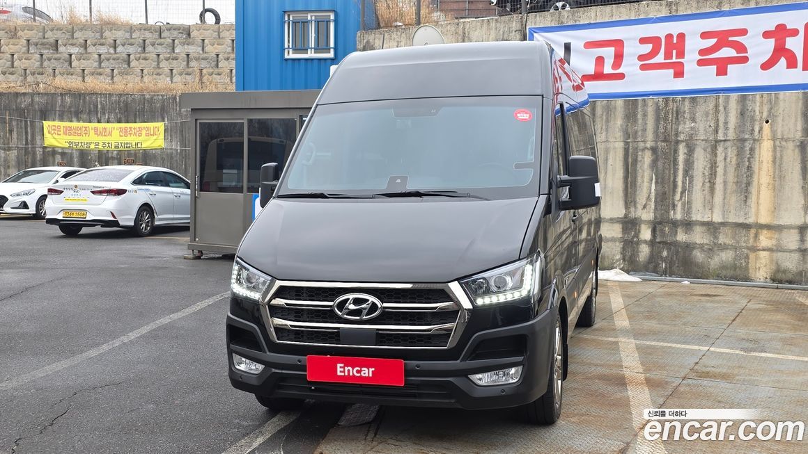 Hyundai Solati 15-seater, 2024