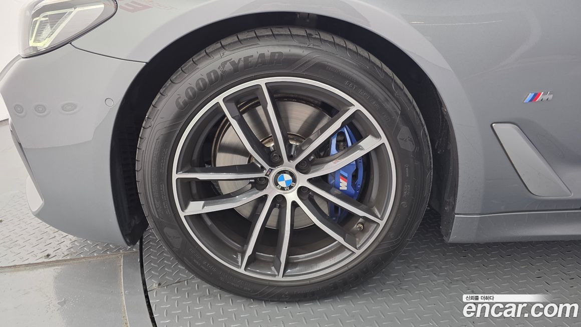 BMW 5-Series 520i M Sport, 2023