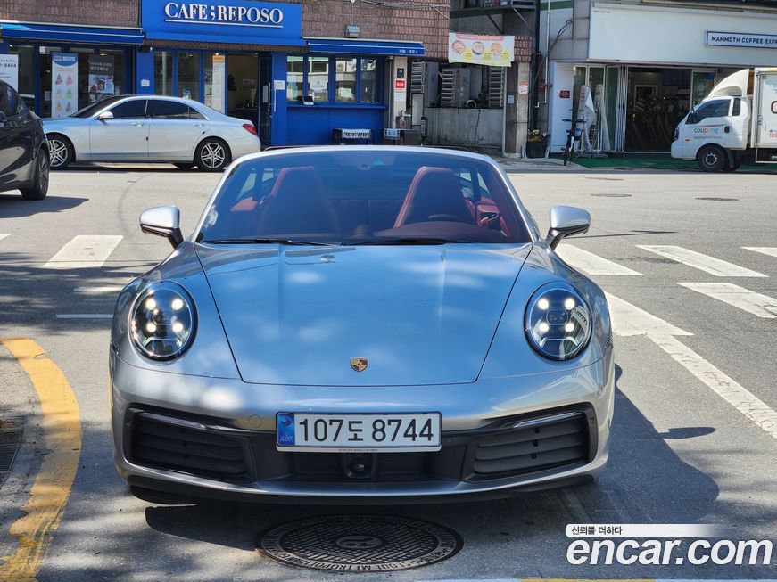Porsche 911 Carrera 4 Cabriolet, 2024