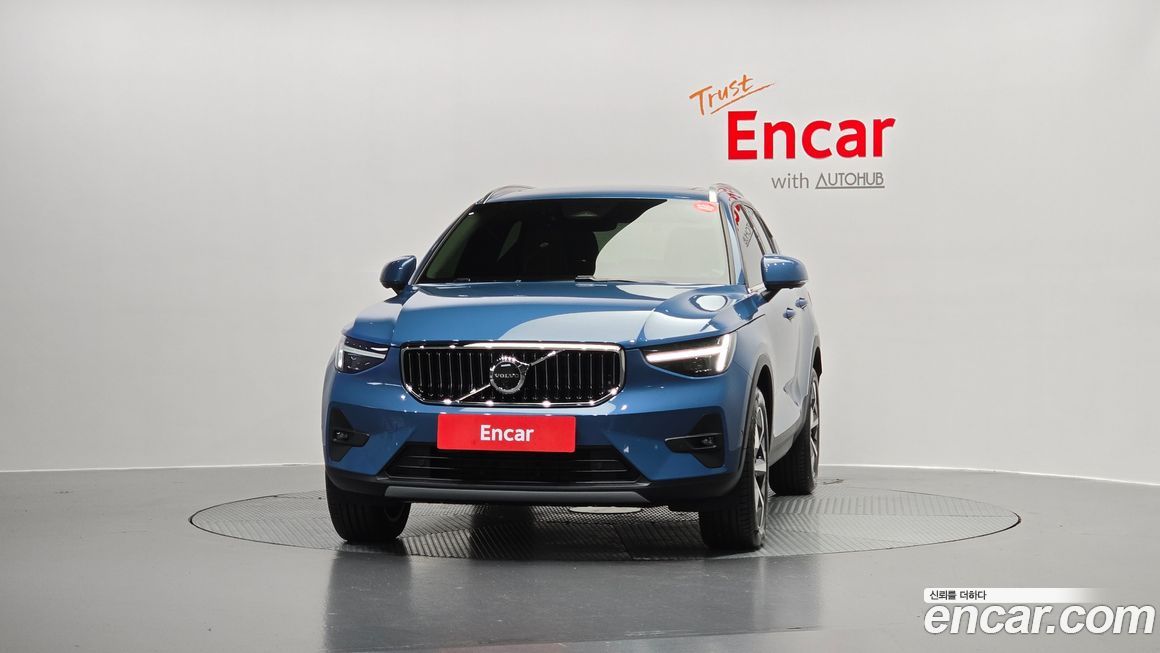 Volvo XC40 B4 Ultimate Bright, 2024
