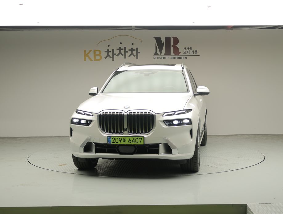BMW X7 xDrive 40i Design Pure Excellence 6-Seater, 2025