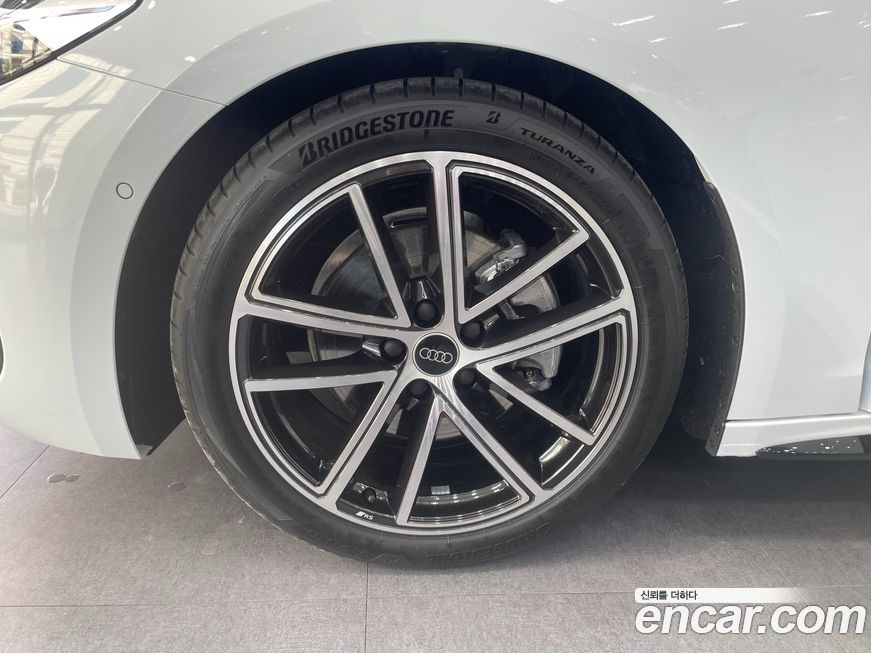 Audi A5 40 TFSI Quattro S Line, 2025