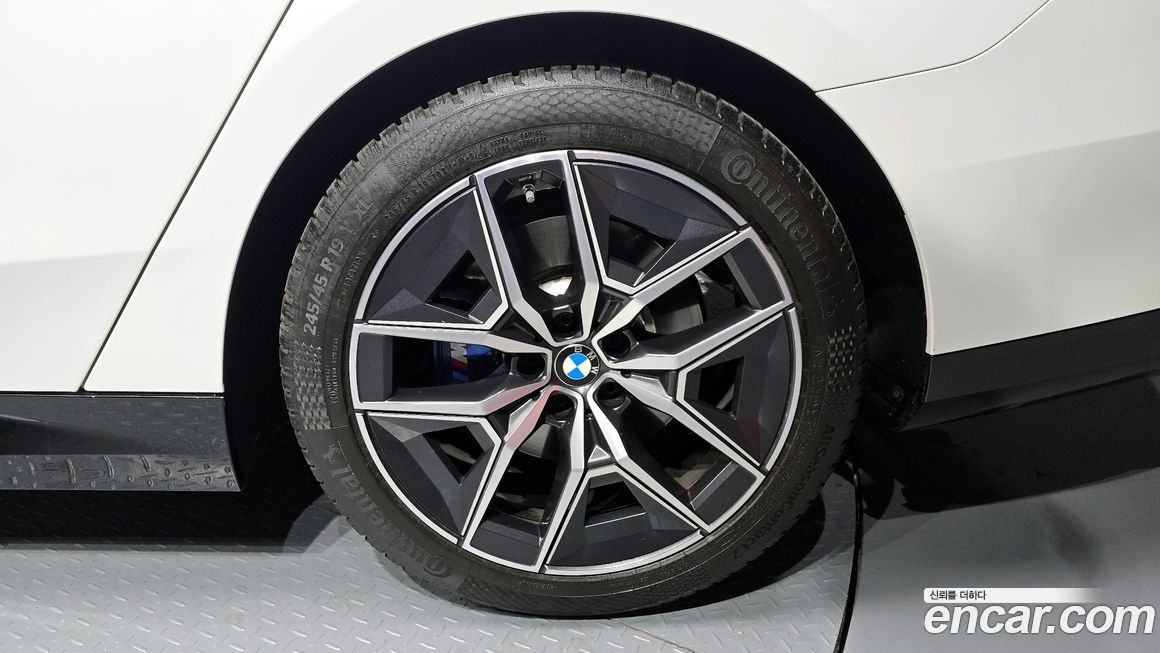 BMW 5-Series 520i M Sport, 2024