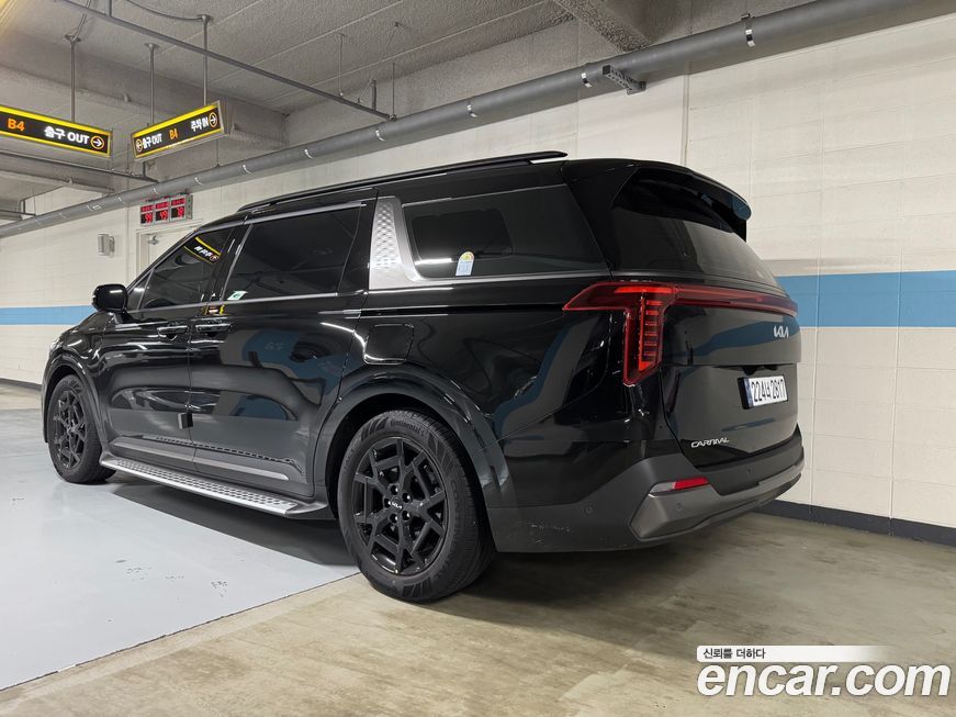 Kia Carnival 9-Seater Gravity, 2025