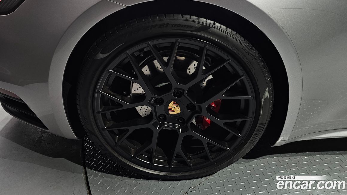 Porsche 911 Carrera 4S Cabriolet, 2024