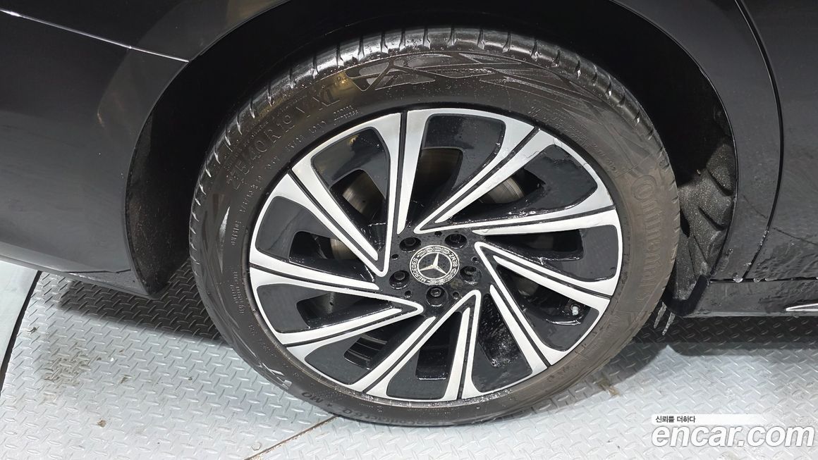 Mercedes-Benz E-Class E300 4MATIC Exclusive, 2024