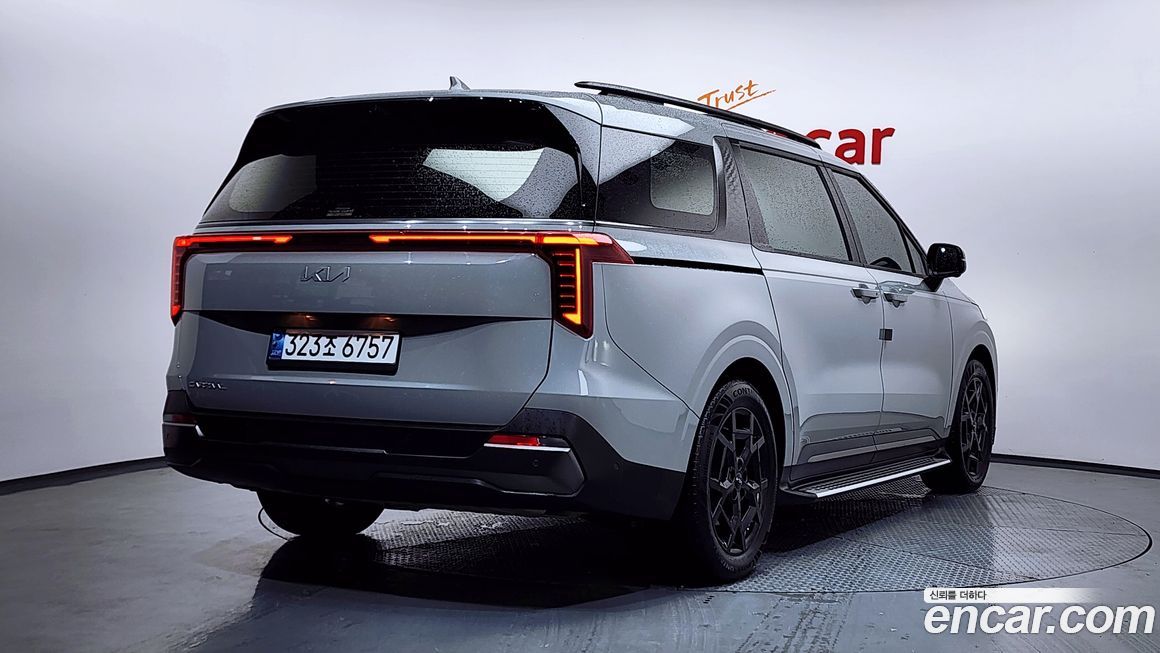 Kia Carnival 9-Seater Gravity, 2025