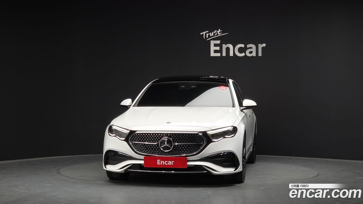 Mercedes-Benz E-Class E300 4MATIC AMG Line, 2024