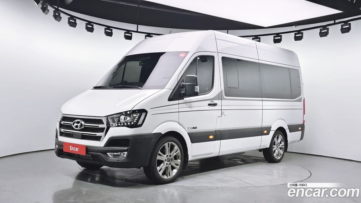 Hyundai Solati 15-seater, 2025