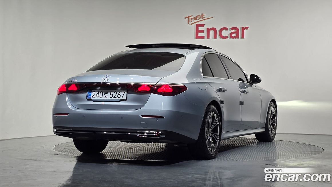 Mercedes-Benz E-Class E200 Avantgarde, 2024