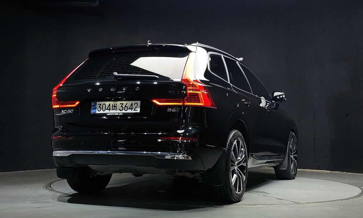 Volvo XC60 B6 Ultimate Bright, 2024