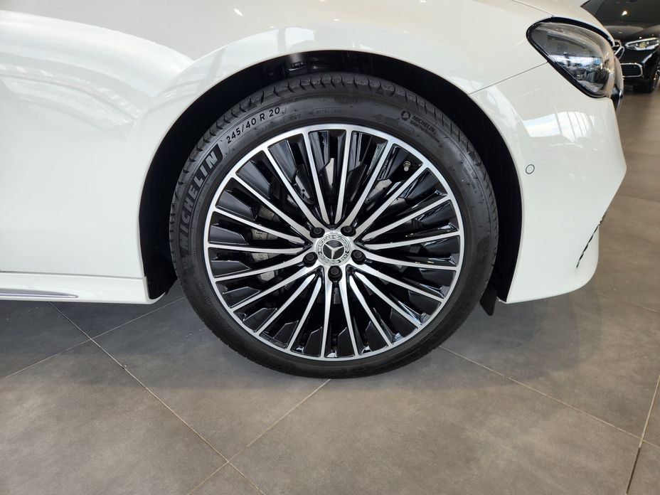 Mercedes-Benz E-Class E450 4MATIC Exclusive, 2025