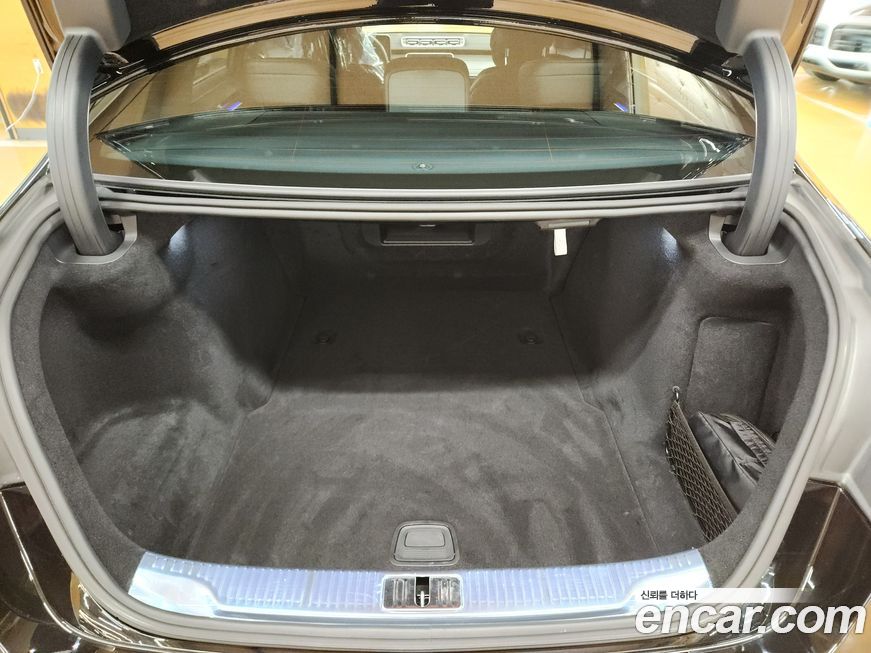 Mercedes-Benz S-Class S350 d 4MATIC, 2025