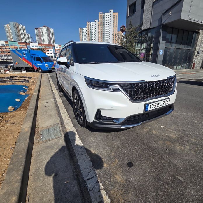 Kia Carnival 9-Seater Signature, 2023