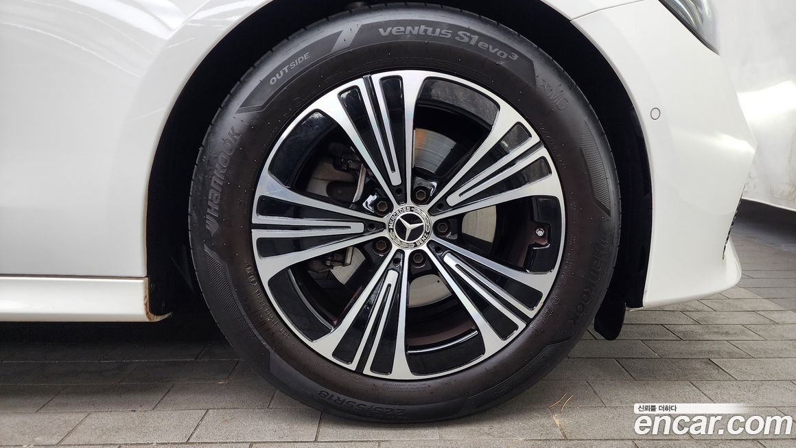 Mercedes-Benz E-Class E200 Avantgarde, 2025