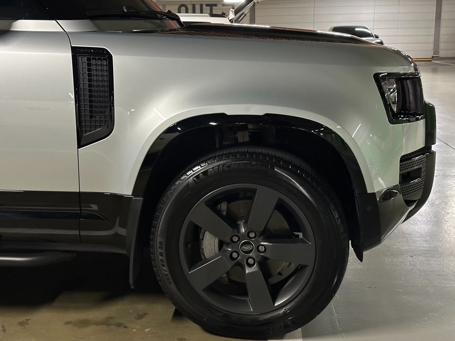 Land Rover Defender 110 D300 X-Dynamic HSE, 2024