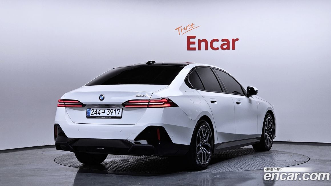 BMW 5-Series 520i M Sport, 2025