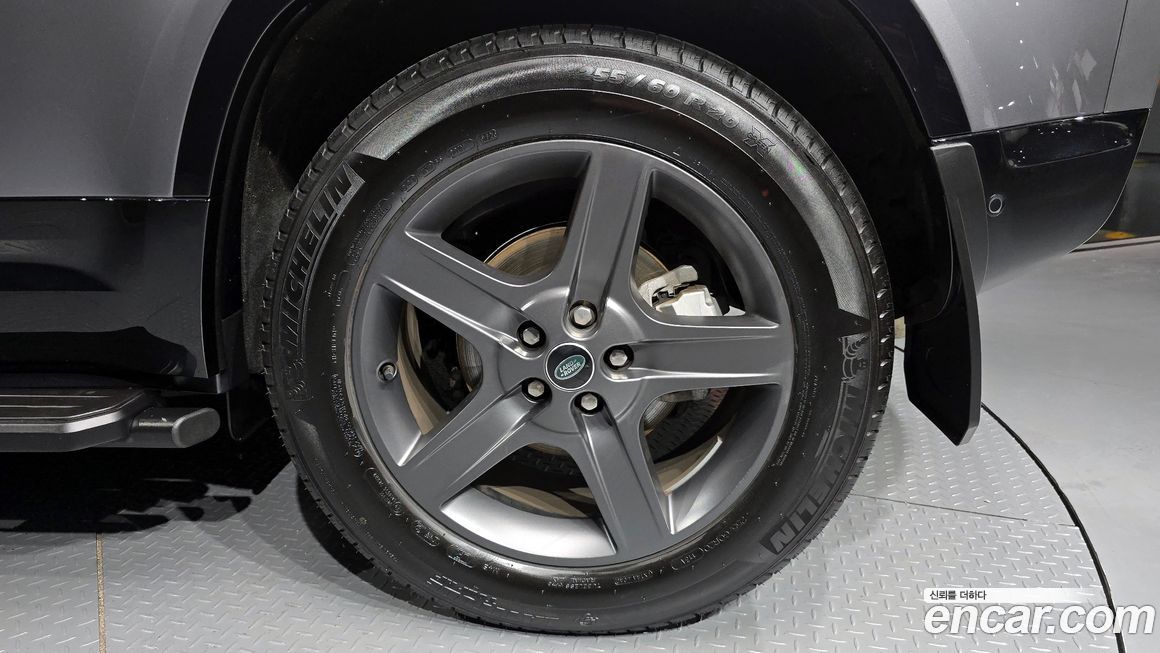 Land Rover Defender 110 P300 X-Dynamic SE, 2024