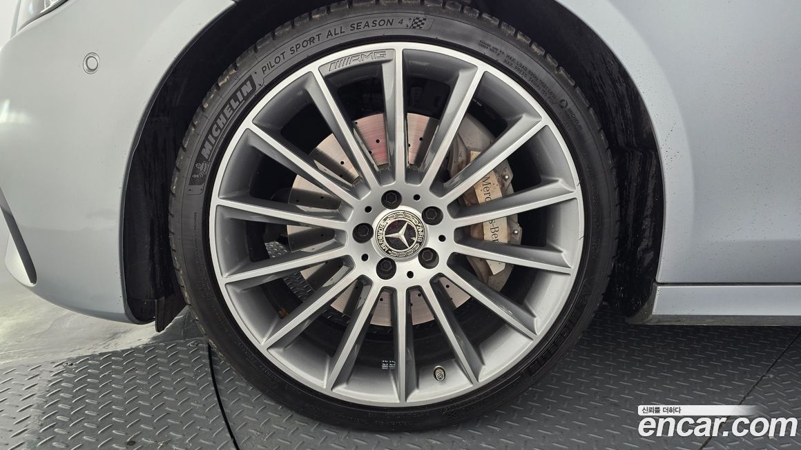 Mercedes-Benz E-Class E350 4MATIC AMG Line, 2022