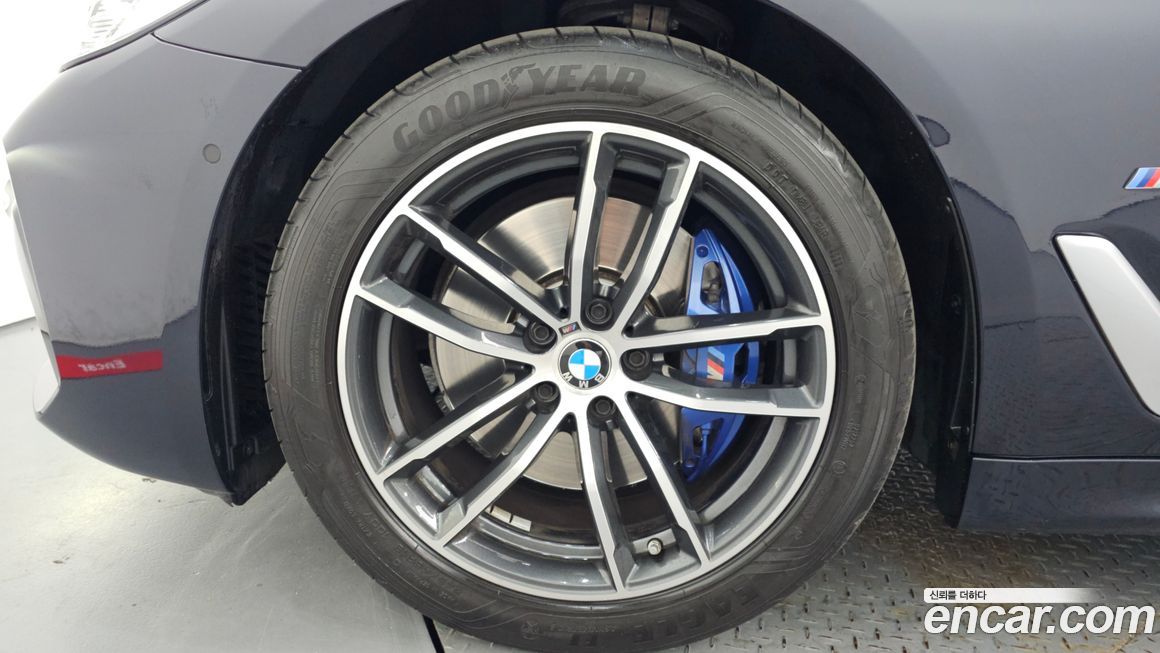 BMW 5-Series 520i M Sport, 2023