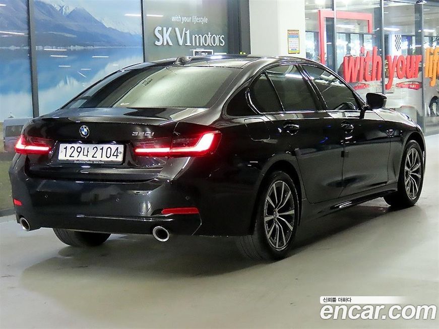 BMW 3-Series 320i, 2023