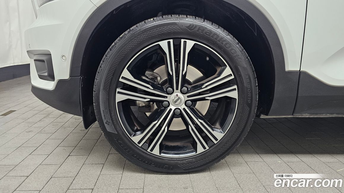 Volvo XC40 B4 Inscription, 2022