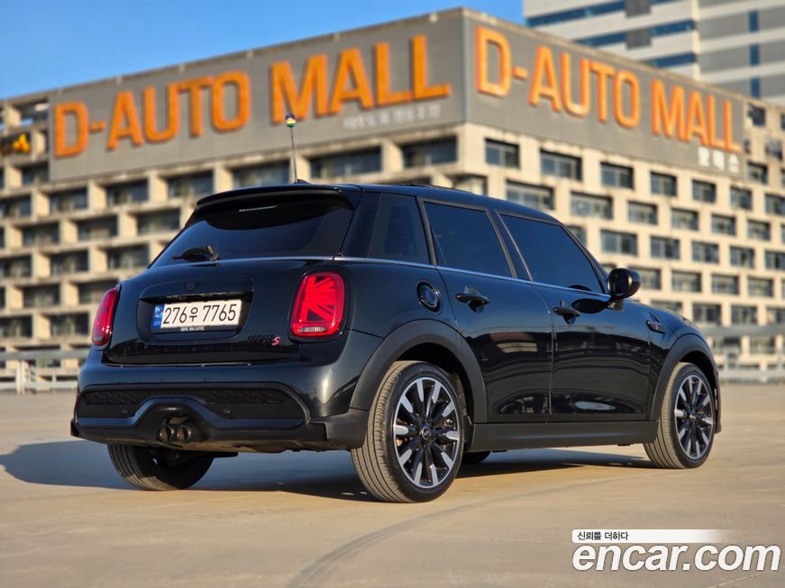 Mini Cooper 5Door Classic Launch Pack, 2023