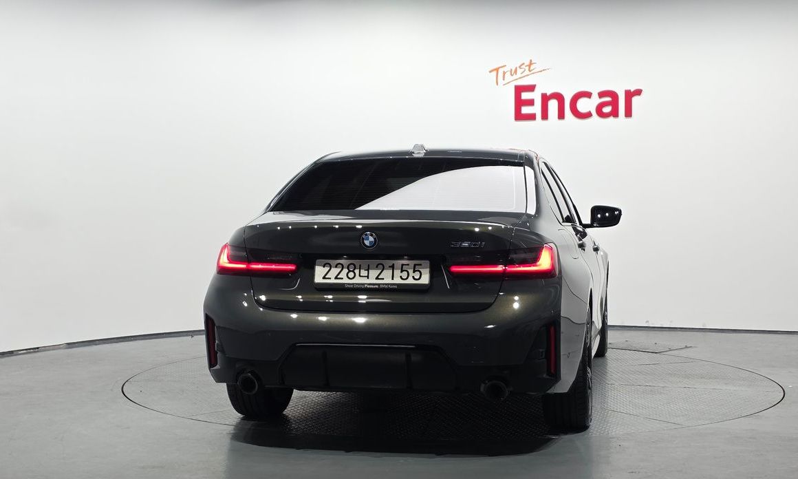 BMW 3-Series 320i M Sport, 2025