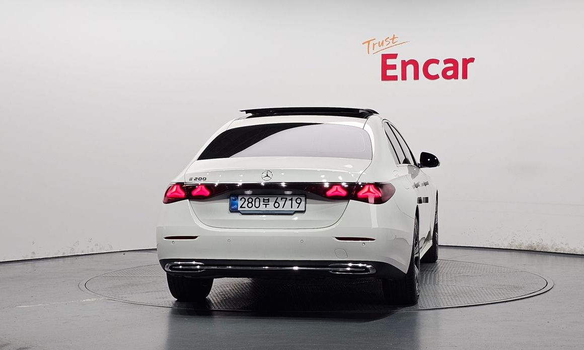 Mercedes-Benz E-Class E200 Avantgarde, 2025