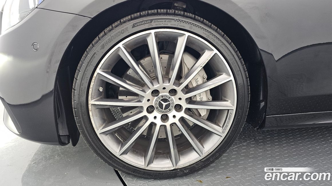 Mercedes-Benz E-Class E350 4MATIC AMG Line, 2022