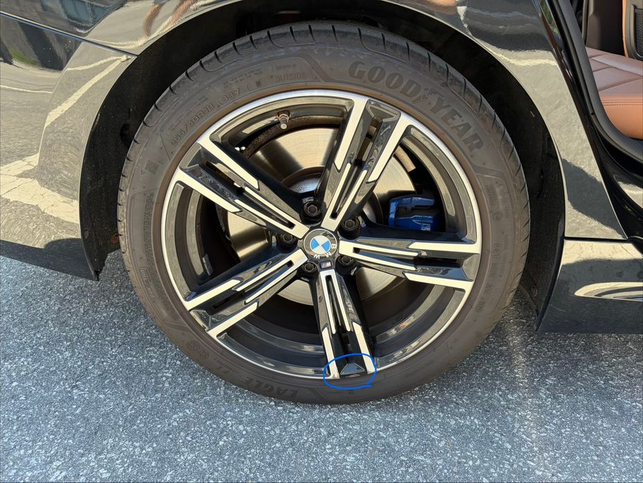 BMW 3-Series 320i M Sport, 2023