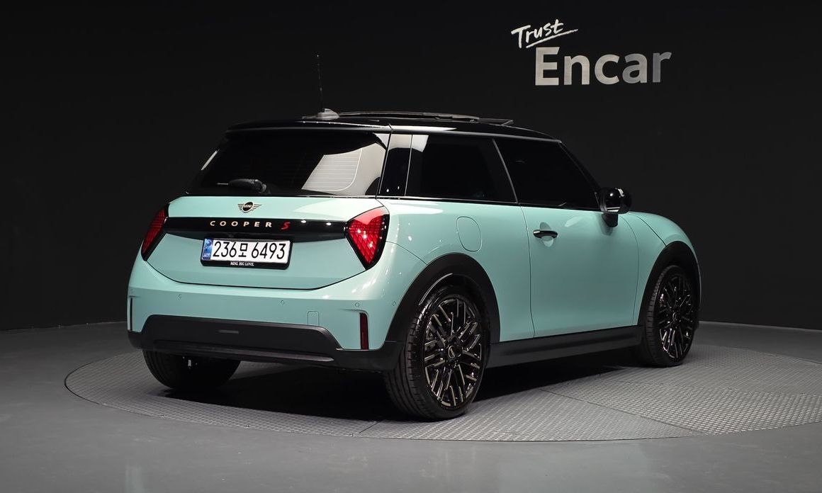 Mini Cooper Favoured, 2025