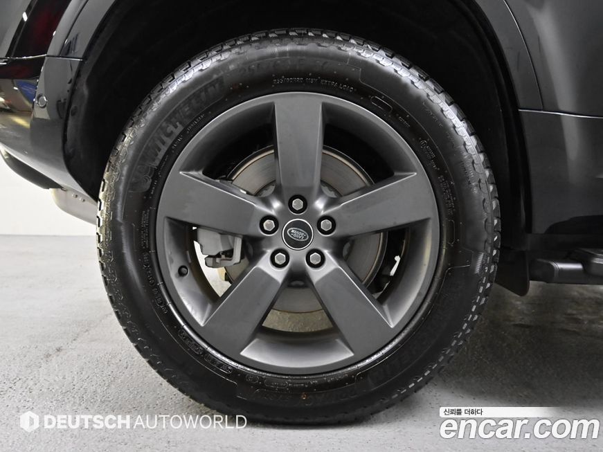 Land Rover Defender 110 D300 X-Dynamic HSE, 2025