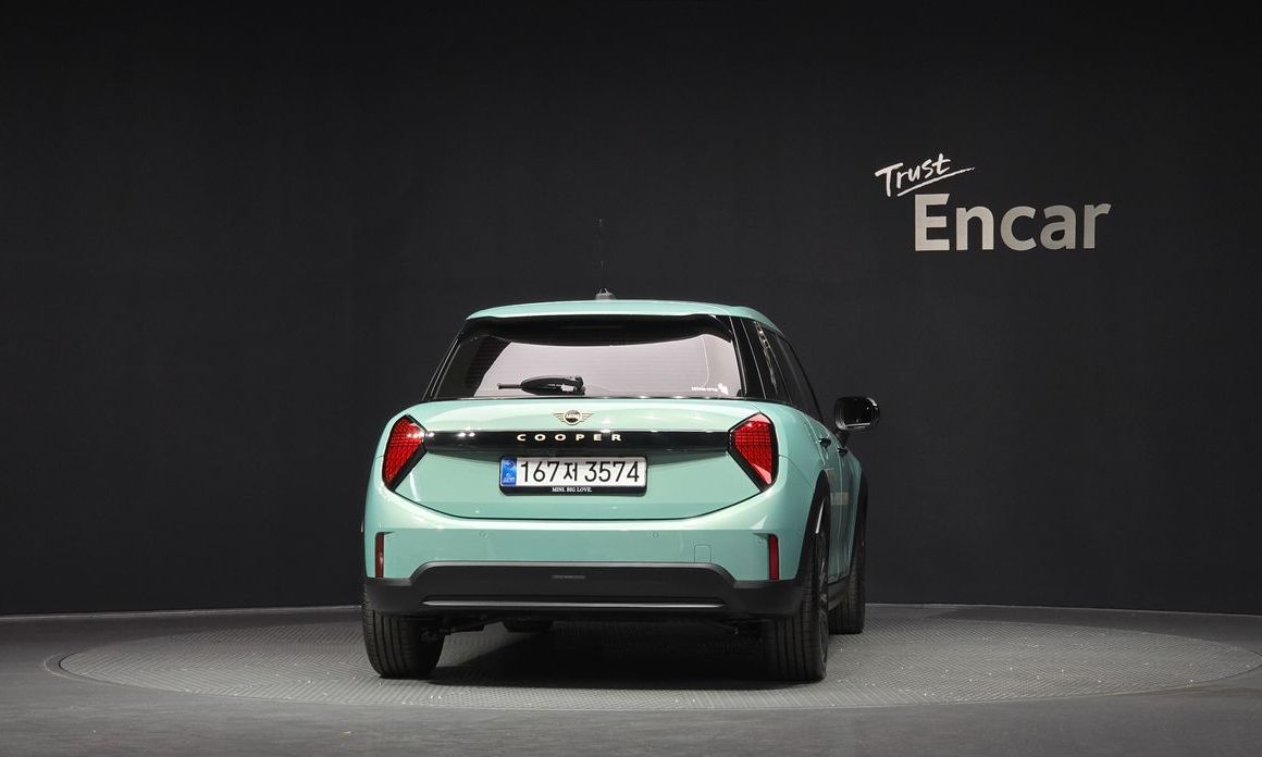 Mini Cooper 5Door Essential, 2025
