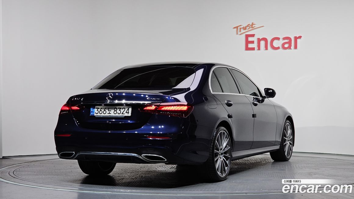 Mercedes-Benz E-Class E350 4MATIC AMG Line, 2022