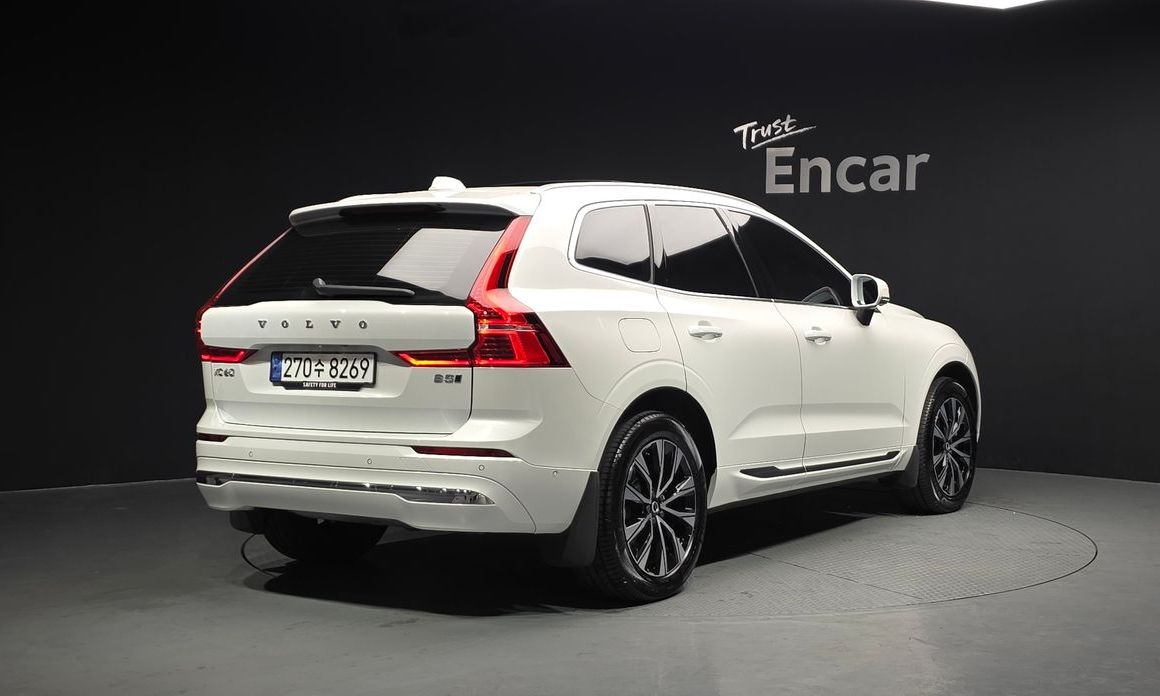 Volvo XC60 B5 Ultra Bright, 2025