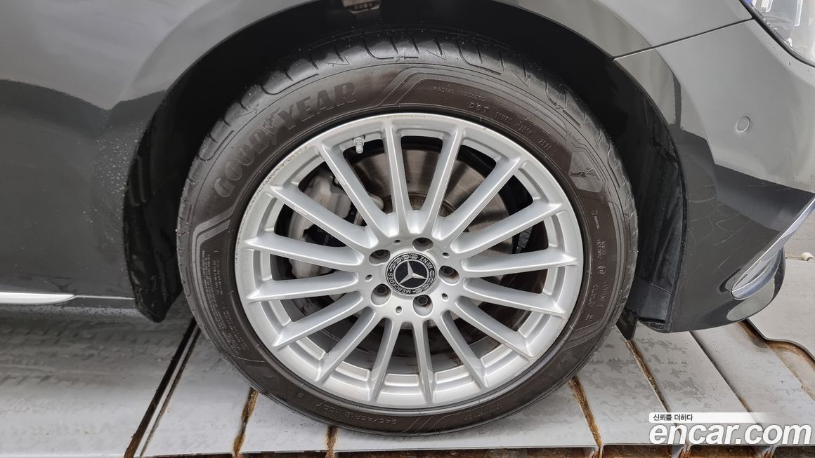 Mercedes-Benz E-Class E250 Exclusive, 2023