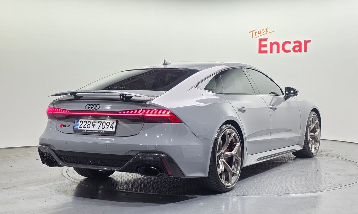 Audi RS7 4.0 TFSI Quattro Performance, 2025