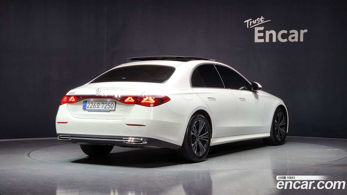 Mercedes-Benz E-Class E200 Avantgarde, 2025