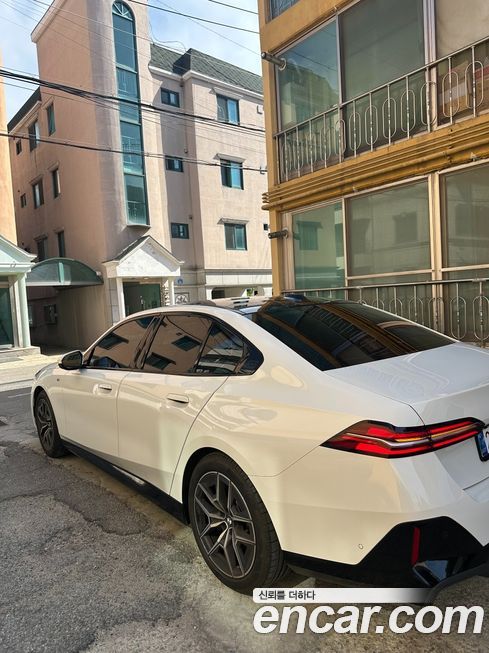 BMW 5-Series 520i M Sport, 2025