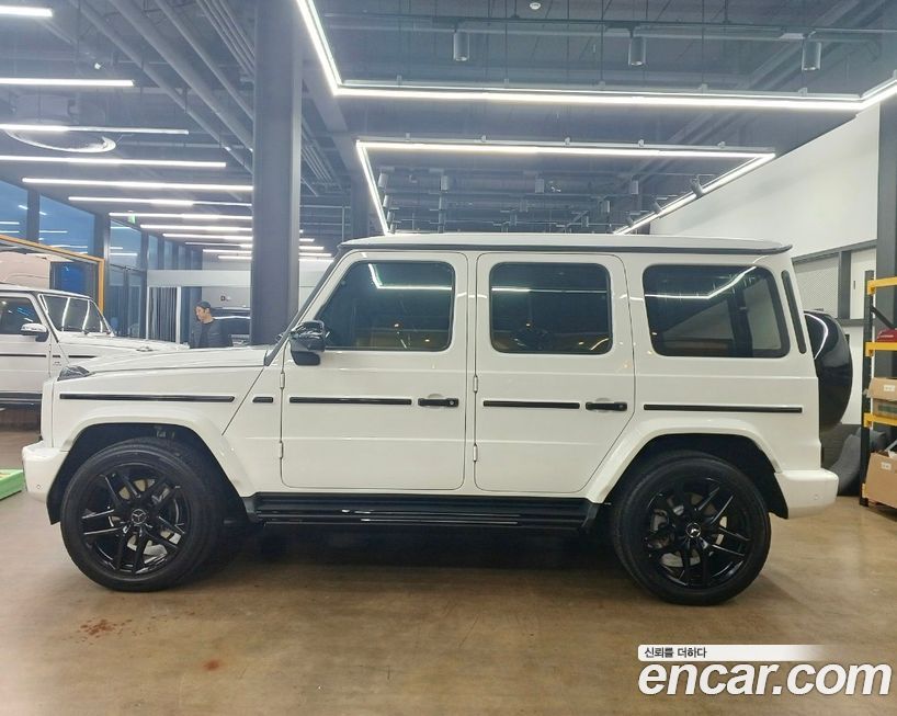 Mercedes-Benz G-Class G450d, 2025