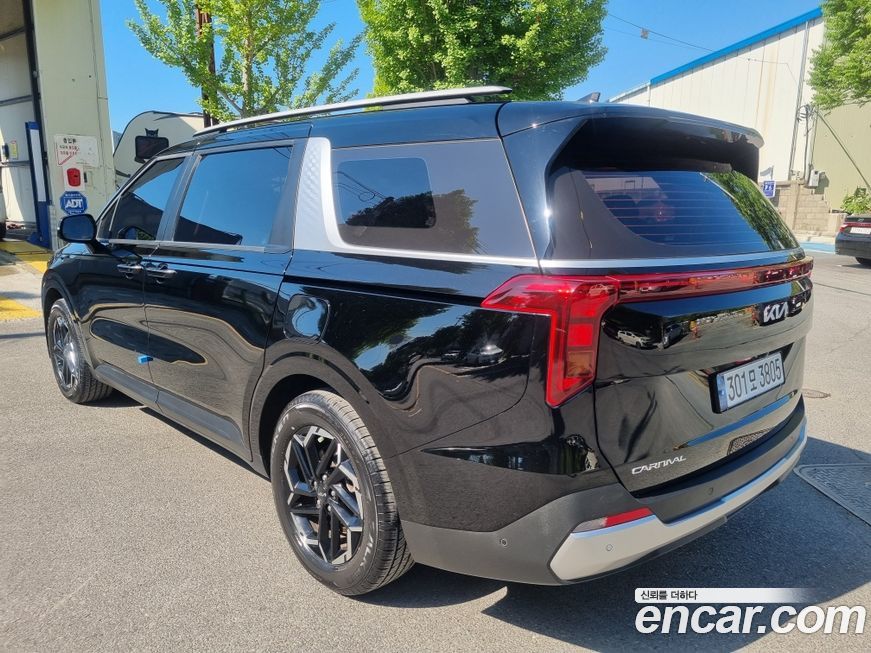 Kia Carnival 9-Seater Prestige, 2024