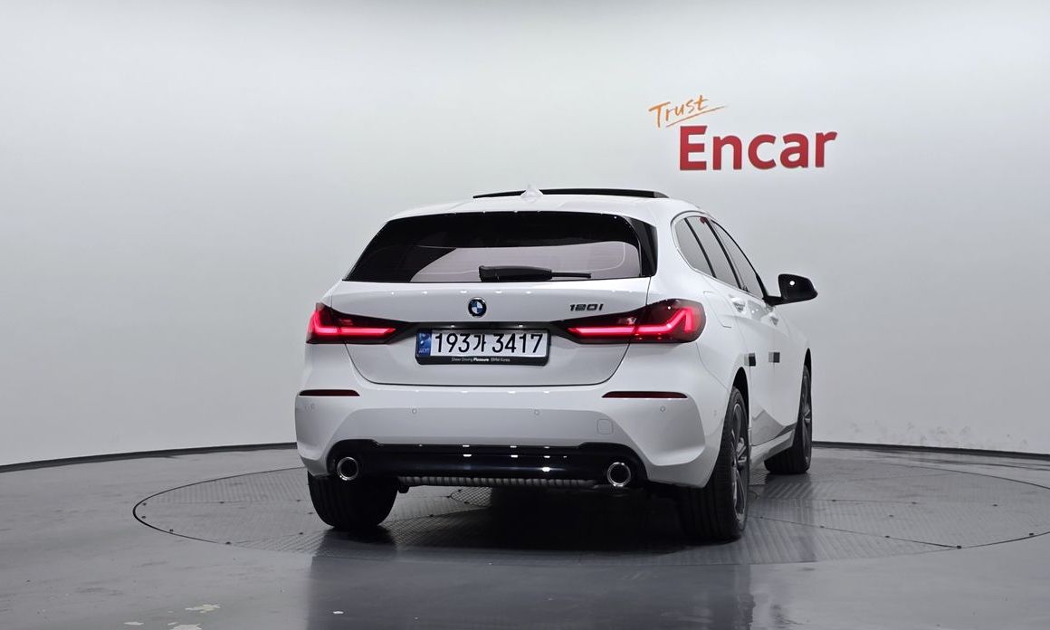 BMW 1-Series 120i Sports, 2024