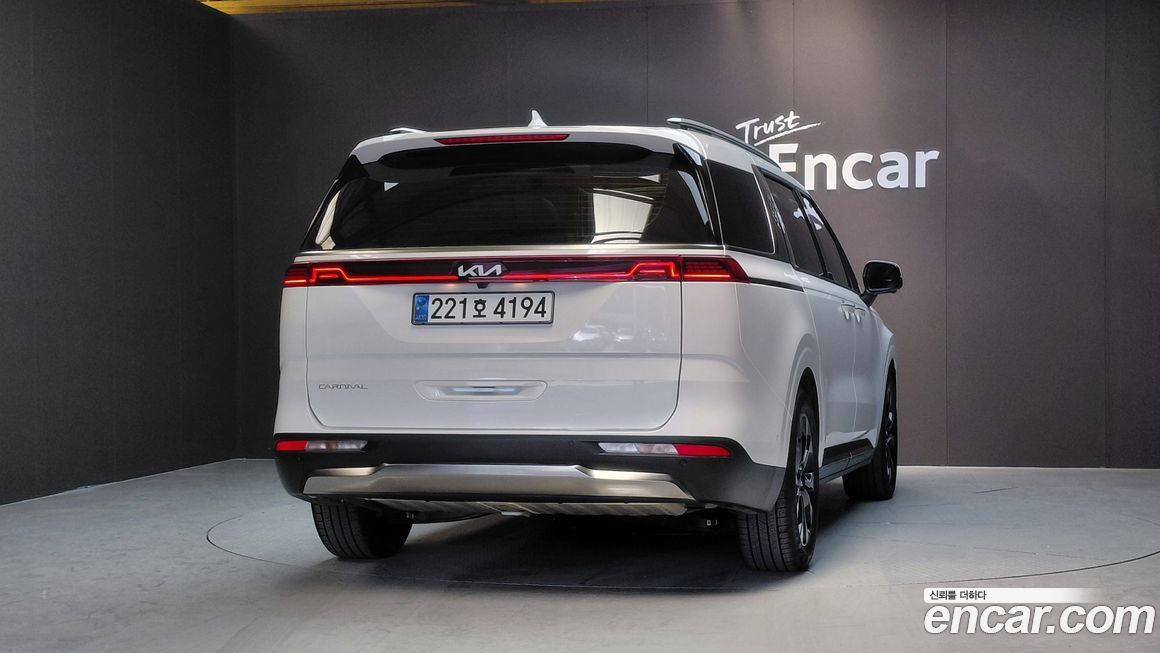 Kia Carnival 7-Seater Signature, 2023