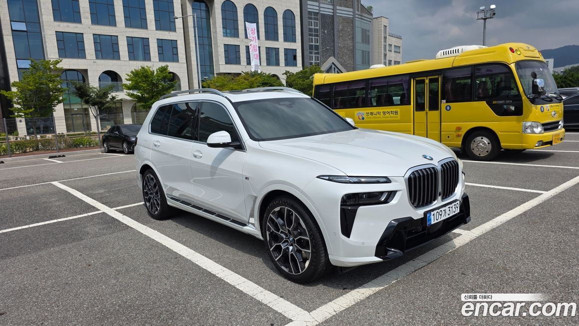 BMW X7 xDrive 40d M Sport 7 STR, 2025