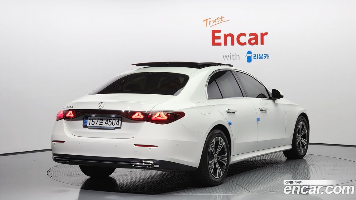 Mercedes-Benz E-Class E200 Avantgarde, 2024