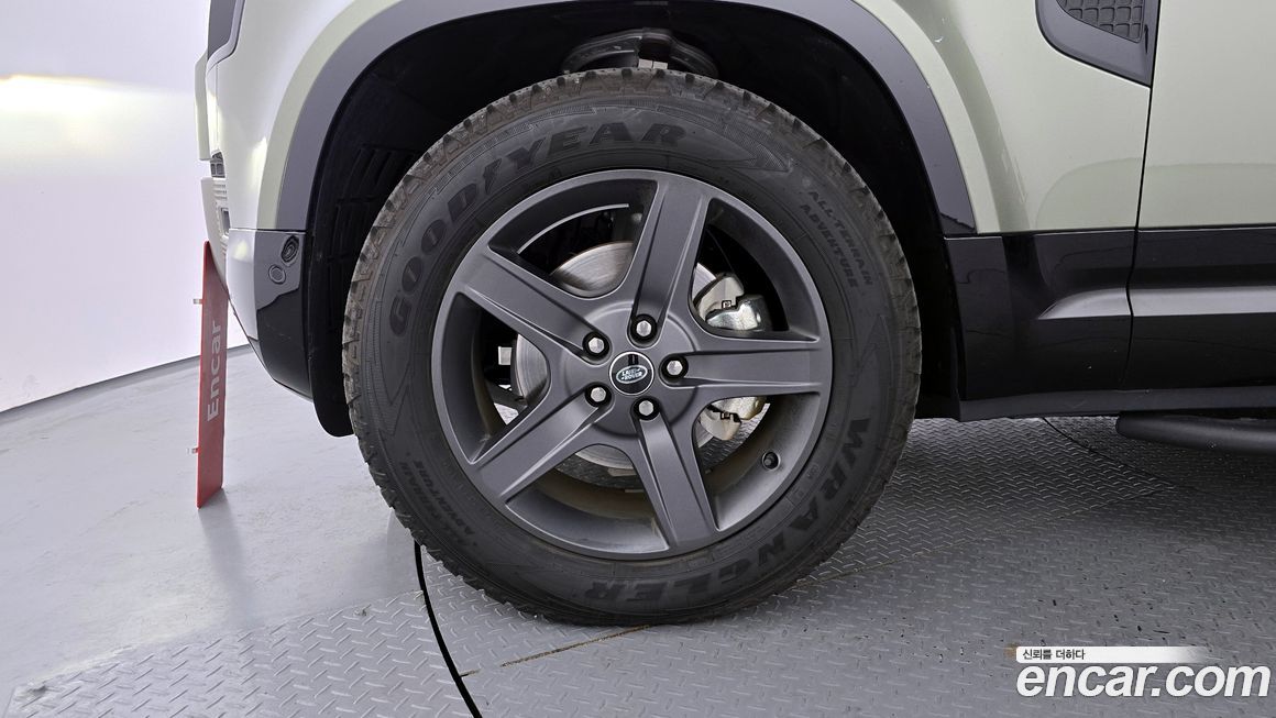 Land Rover Defender 110 D250 X-Dynamic SE, 2025