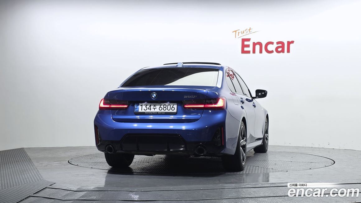 BMW 3-Series 320i M Sport, 2023